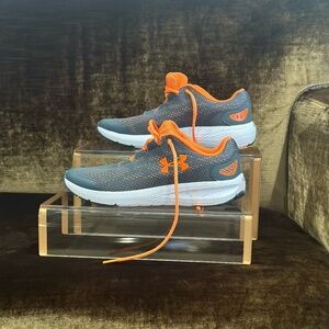 Boy's Under Armour Grade School Charged Running Shoes - Size 4.5Y